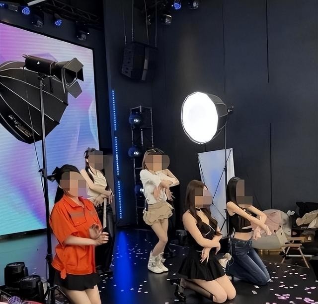 团播软色情直播违规处理_b站禁止未成年人直播怎么办_中央网信办通报直播圈整顿
