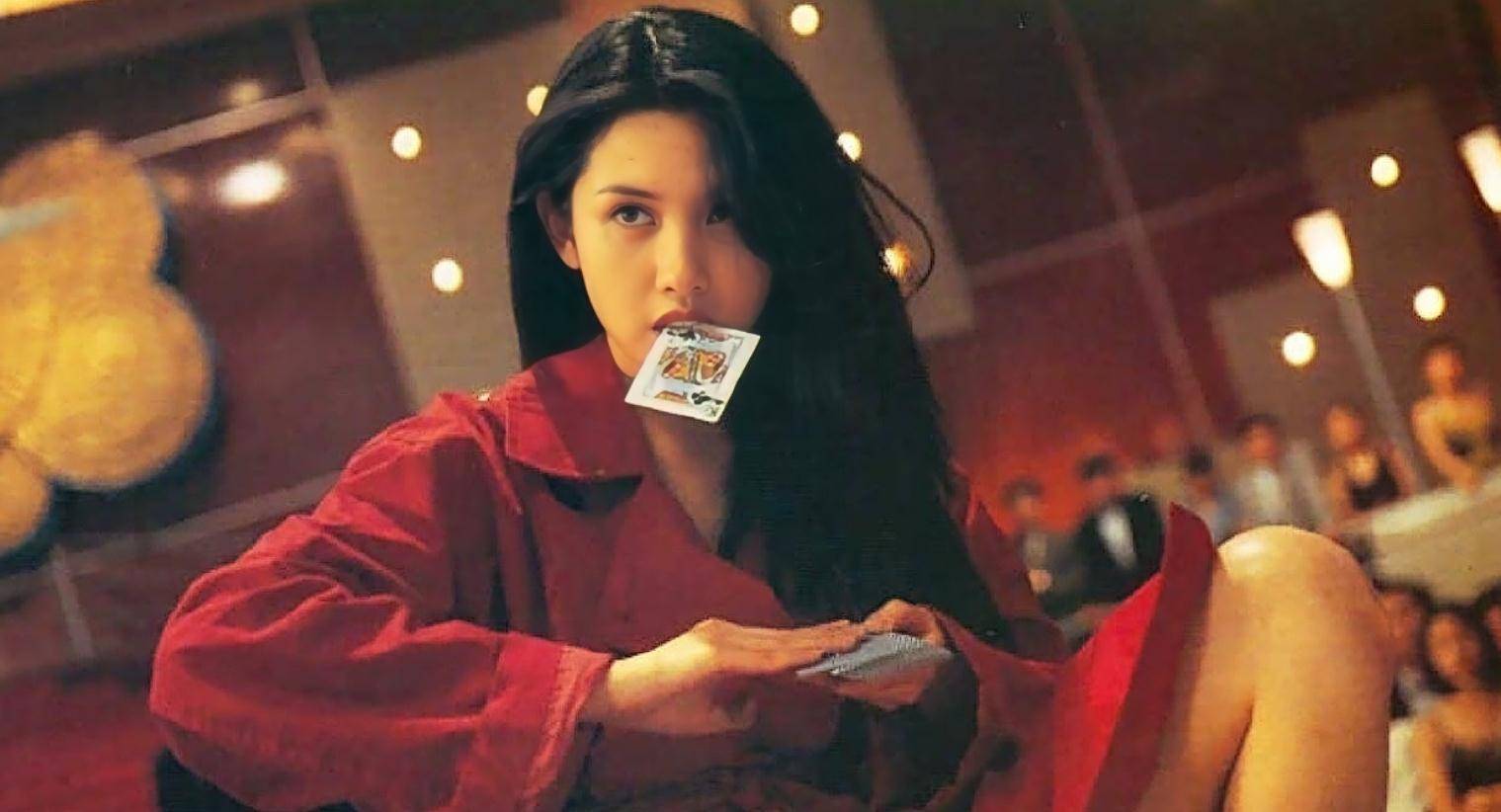 “动作女王”邱淑贞：16岁出道，23岁一脱成名，31岁退圈