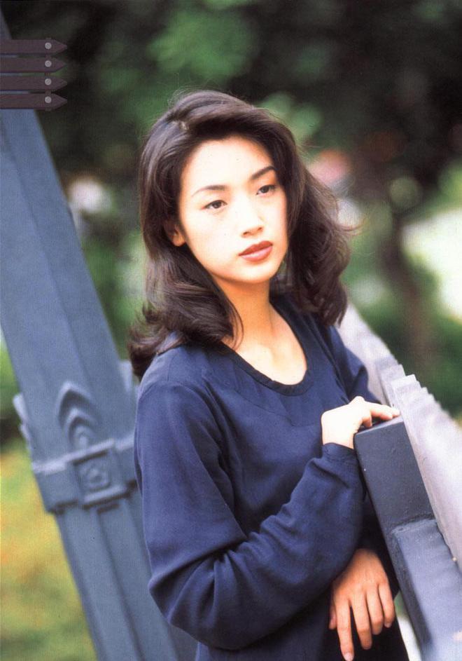 单眼皮美女演技_单眼皮女明星_娱乐圈没有整容过
