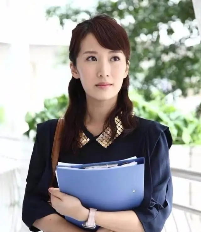 娱乐圈美女嘴巴缺陷_童瑶嘴巴不对称问题_娱乐圈好看的嘴