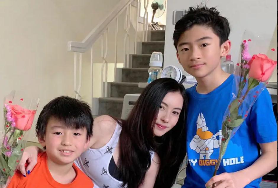 高圆圆感情经历_陈妍希清纯人设绯闻_陈妍希退出娱乐圈