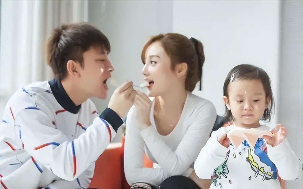 高圆圆感情经历_陈妍希清纯人设绯闻_陈妍希退出娱乐圈