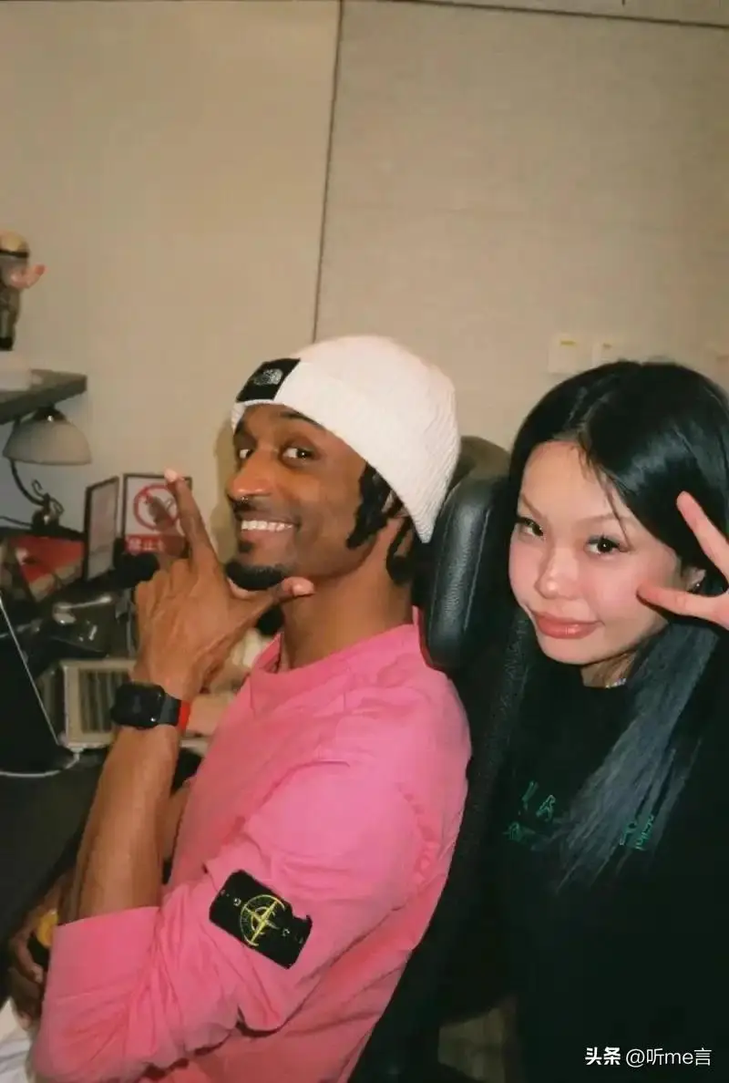 万妮达原生家庭影响_万妮达黑人男友恋情_女明星 黑人男友