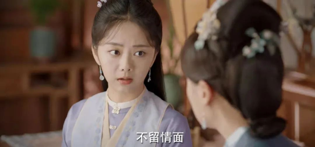 朝天鼻明星_混血女明星鼻子_塌鼻子明星