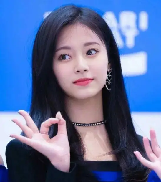 混血女明星鼻子_混血女星榜单_全球混血女星排名