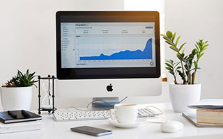 闫妮的腿，王心凌的脸，秦岚的屁股，这些中年女明星真的是一绝！