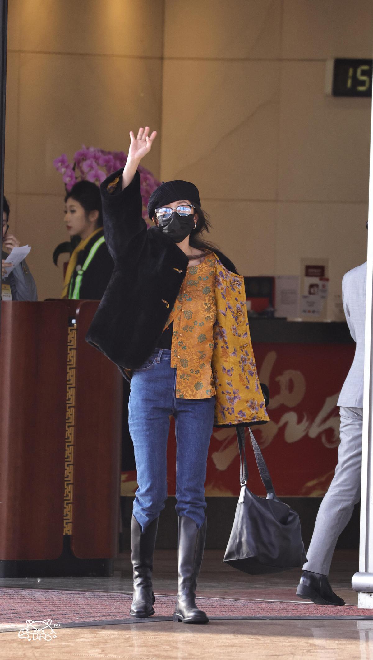 中国中年女明星_中年女性高圆圆时髦穿搭_中年女性杨幂时髦穿搭