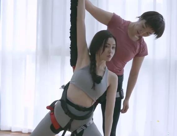 娱乐圈 健身 明星_健身狂魔女艺人_张天爱健身日常