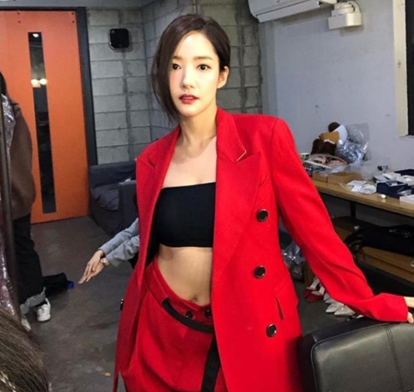 韩剧整容女明星_朴敏英整容史_朴敏英财阀男友